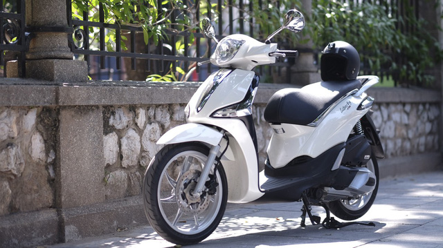 Phủ Nano Ceramic xe Piaggio Liberty