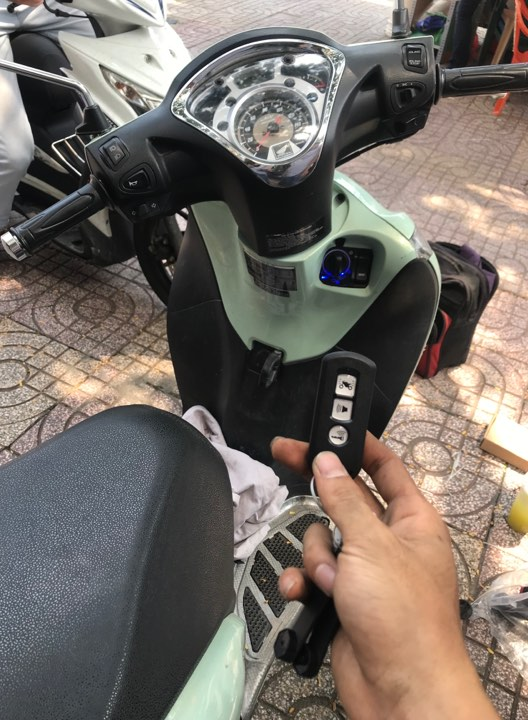 lắp KHOÁ SMARTKEY HONDA SH MODE